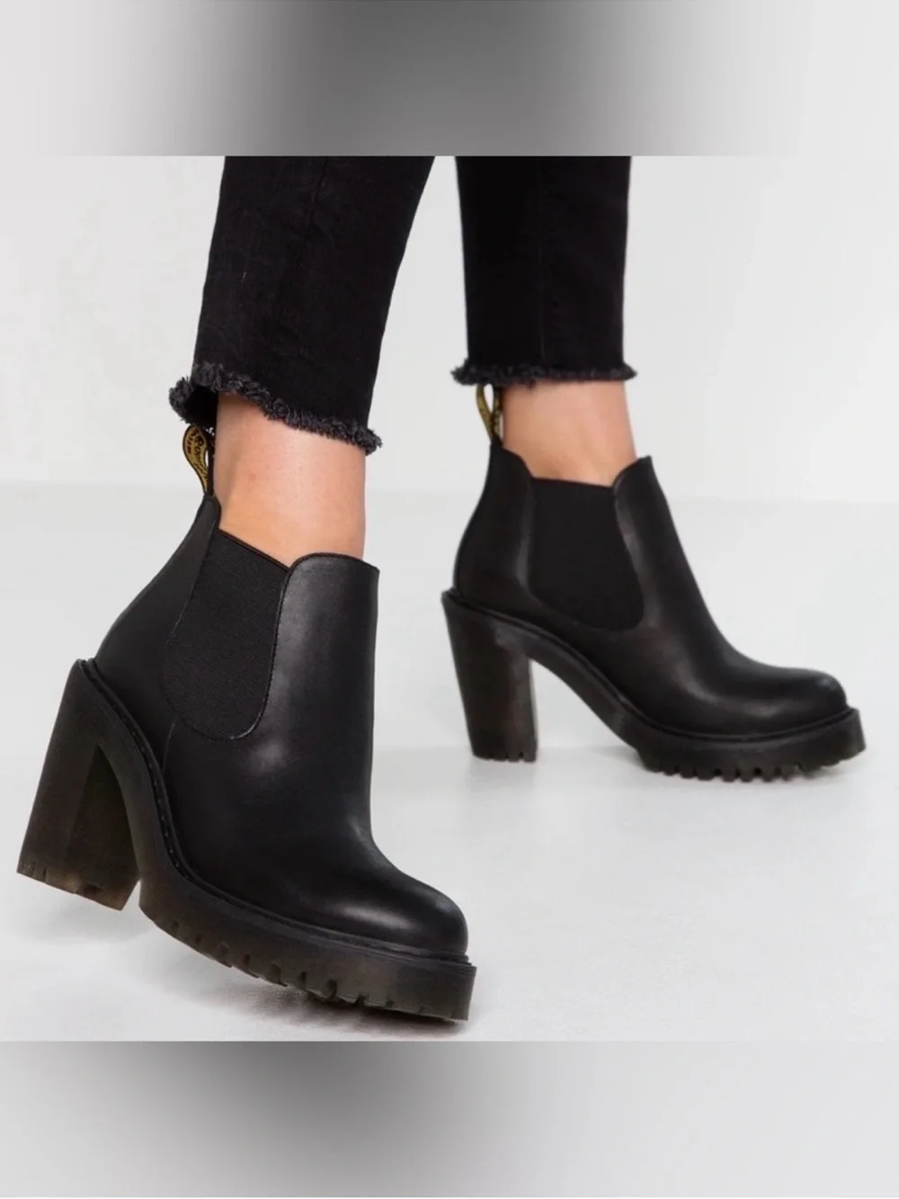 Dr Martens Hurston Chelsea High Block Heel Platform Pull On Black Boots EUC Sz 7